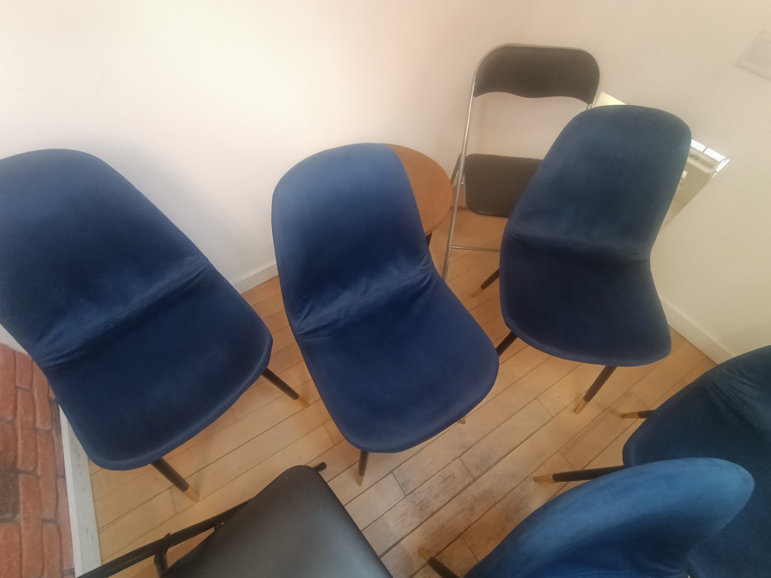 Чиста оббивка після професійної роботи